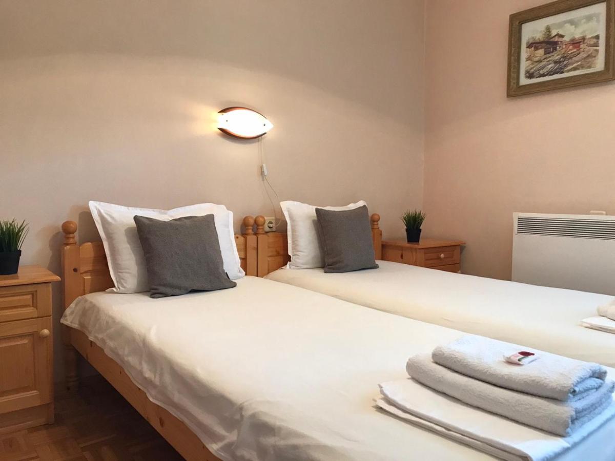 Къща За Гости Загорски Hotell Kalofer Eksteriør bilde