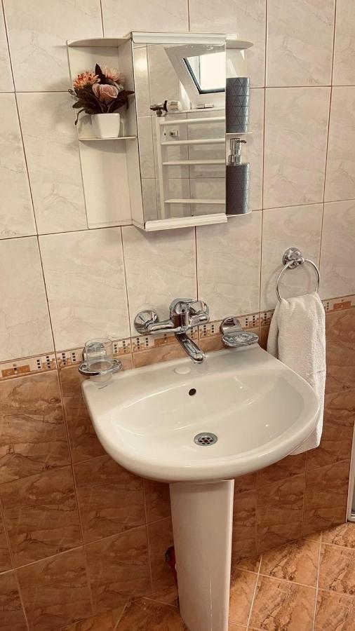 Къща За Гости Загорски Hotell Kalofer Eksteriør bilde